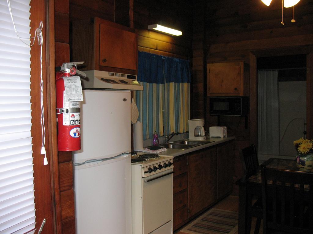 Forest Lake Camping Resort Cabin 18 Advance Esterno foto